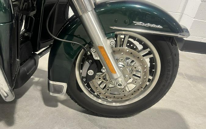 2021 Harley-Davidson® Tri Glide® Ultra Snake Venom FLHTCUTG