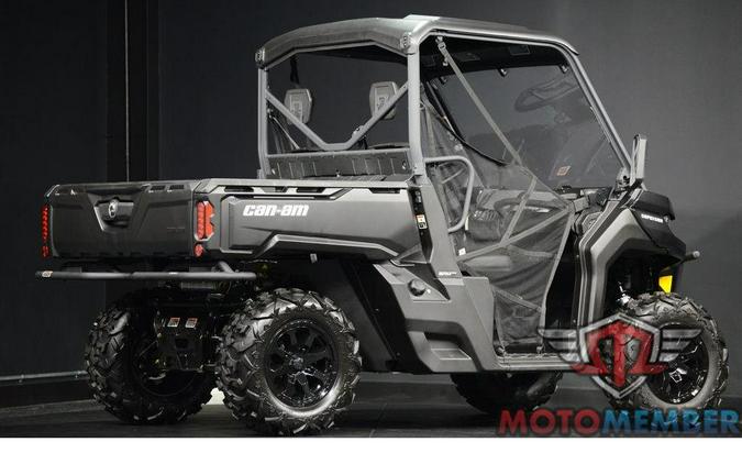 2025 Can-Am Defender DPS HD9 Stealth Black