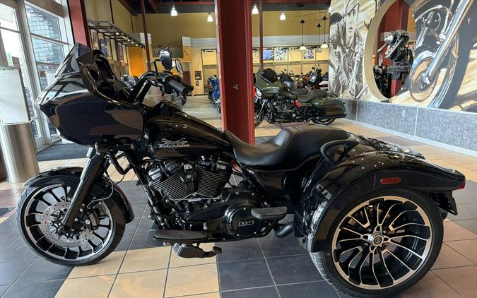 FLTRT 2025 Road Glide® 3