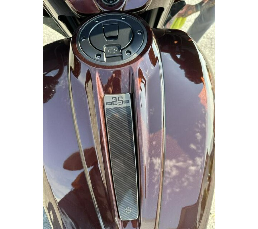 2024 Harley-Davidson® CVO™ Street Glide® Copperhead