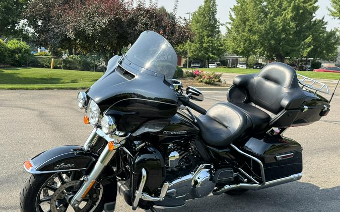 2014 Harley-Davidson® FLHTK Electra Glide® Ultra Limited