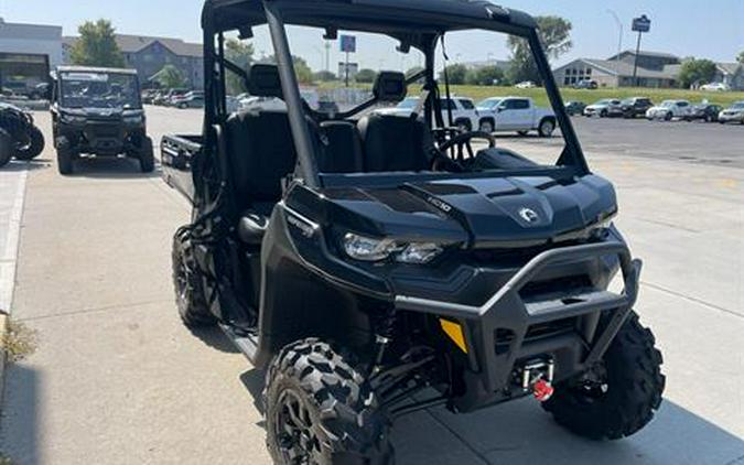 2024 Can-Am Defender XT HD10