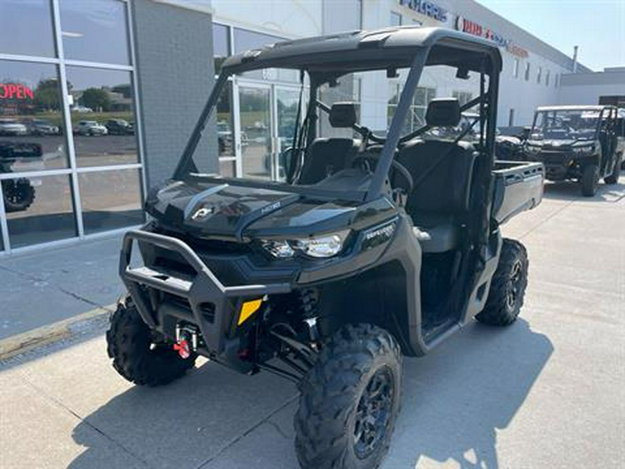 2024 Can-Am Defender XT HD10