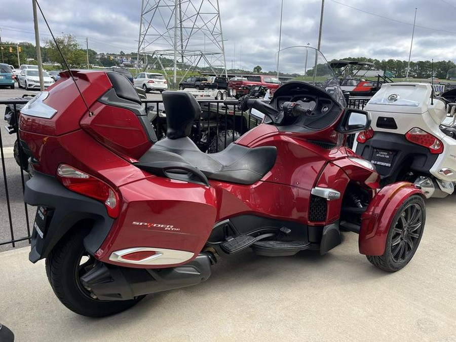 2015 Can-Am® Spyder® RT-S 6-Speed Semi-Automatic (SE6)