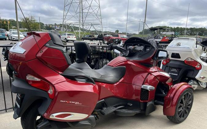 2015 Can-Am® Spyder® RT-S 6-Speed Semi-Automatic (SE6)