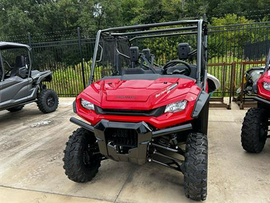 2025 Honda Pioneer 1000-6 Deluxe Crew