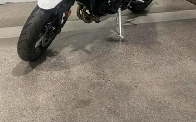 2025 Triumph Street Triple 765 R Pure White