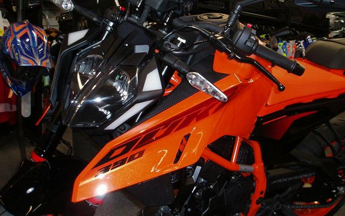 2024 KTM 390 DUKE, Orange - B.D.