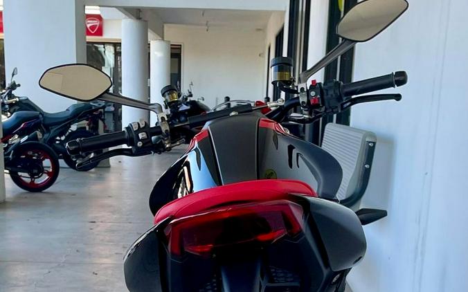 2026 Ducati MONSTER SP