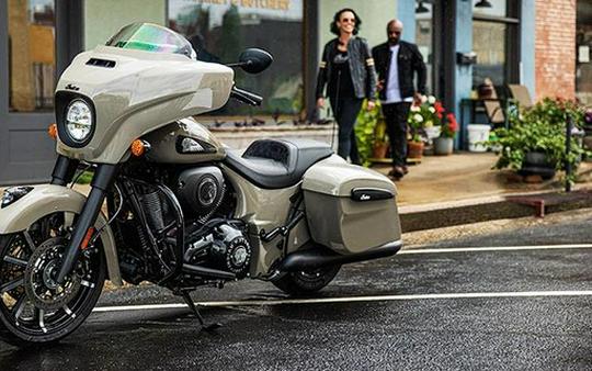 2023 Indian CHIEFTAIN DARK HORSE, RUBY SMOKE , 49ST Dark Horse Dark Horse
