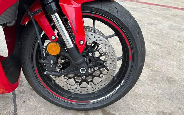 2026 Honda CBR650R E-Clutch