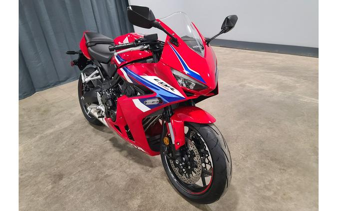 2026 CBR650R E-Clutch - Honda