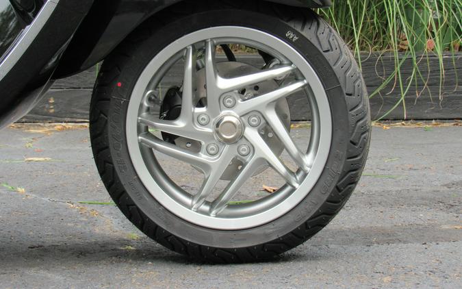 2027 Vespa Primavera 50
