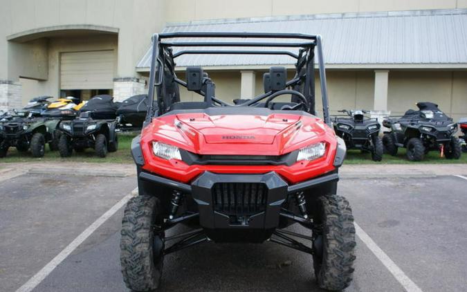 2025 Honda® Pioneer 1000-6 Deluxe Crew