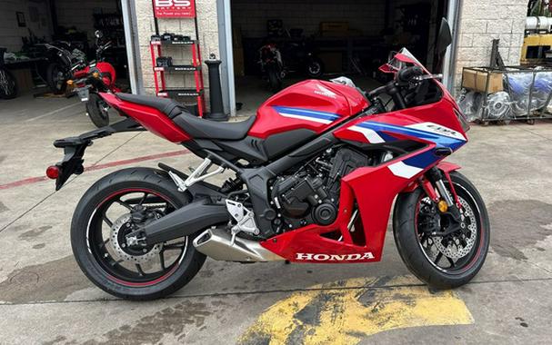 2026 Honda CBR650R E-Clutch