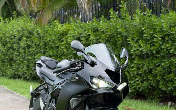 2024 Kawasaki Ninja ZX-6R KRT Edition