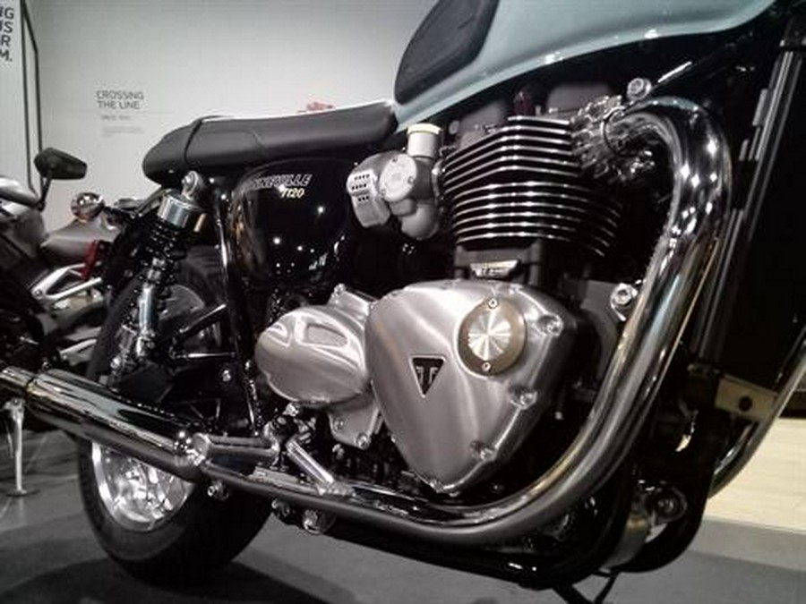 2023 Triumph Bonneville T120 Chrome Edition