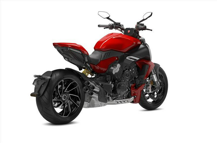 2024 Ducati Diavel V4 - Red