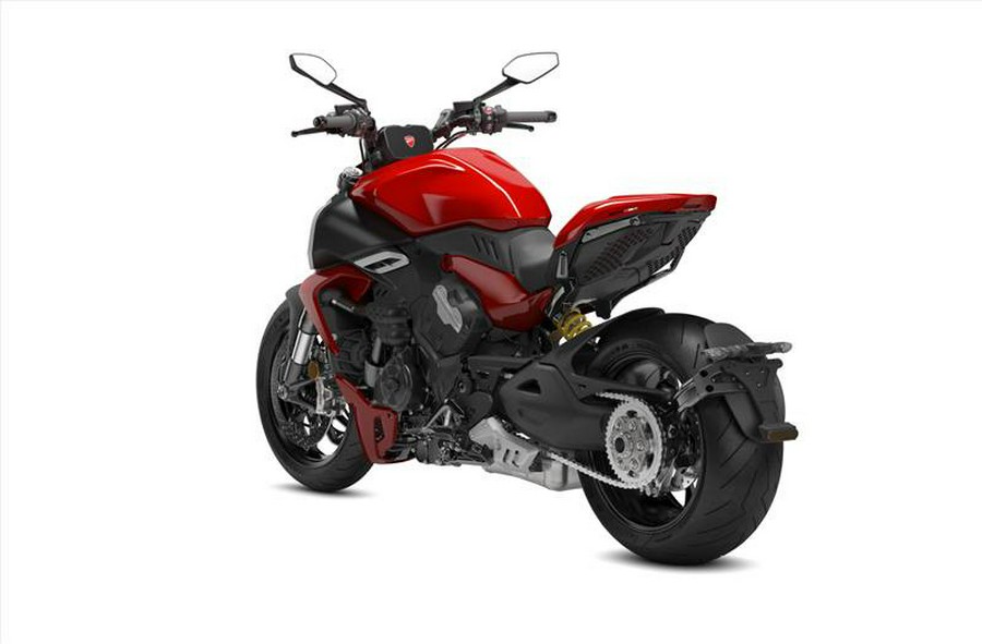 2024 Ducati Diavel V4 - Red