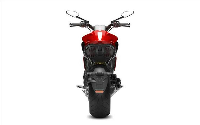 2024 Ducati Diavel V4 - Red