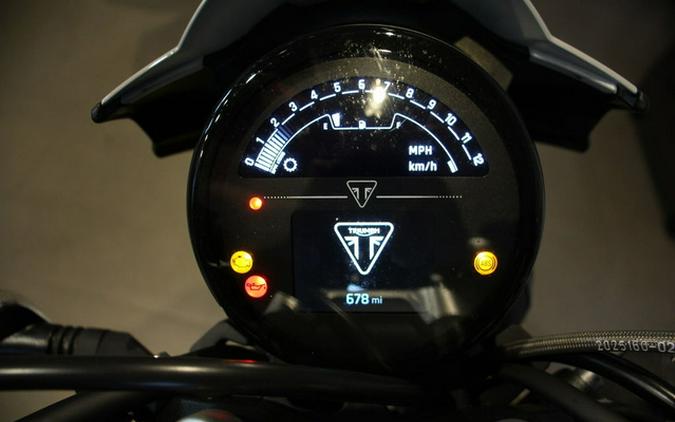 2026 Triumph Trident 800 Jet black 800