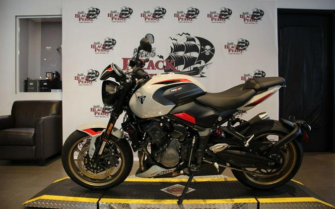 2026 Triumph Trident 800 Jet black 800