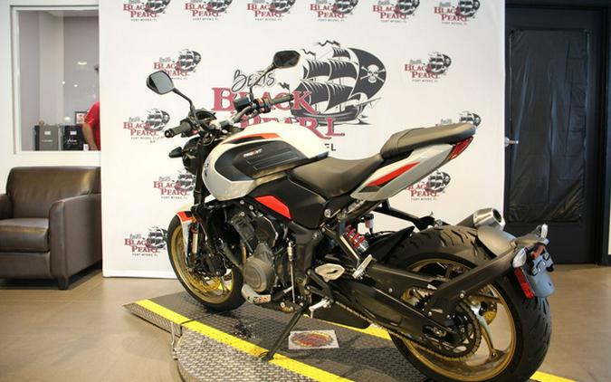 2026 Triumph Trident 800 Jet black 800