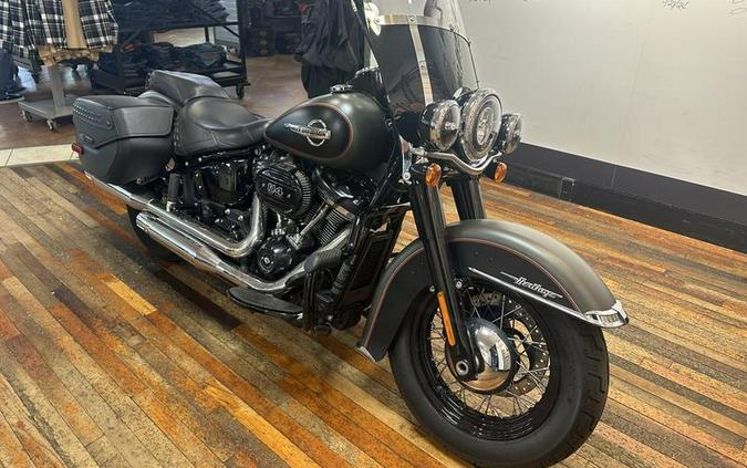 2018 Harley-Davidson® FLHCS - Softail® Heritage Classic 114