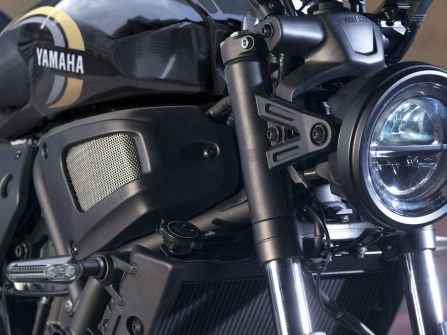 2025 Yamaha XSR 700