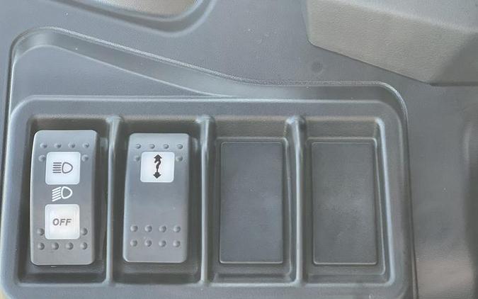 2025 Can-Am® Defender XT HD10