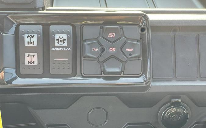 2025 Can-Am® Defender XT HD10