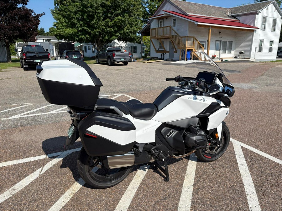 2026 BMW Motorrad R 1300 RT Alpine White 3