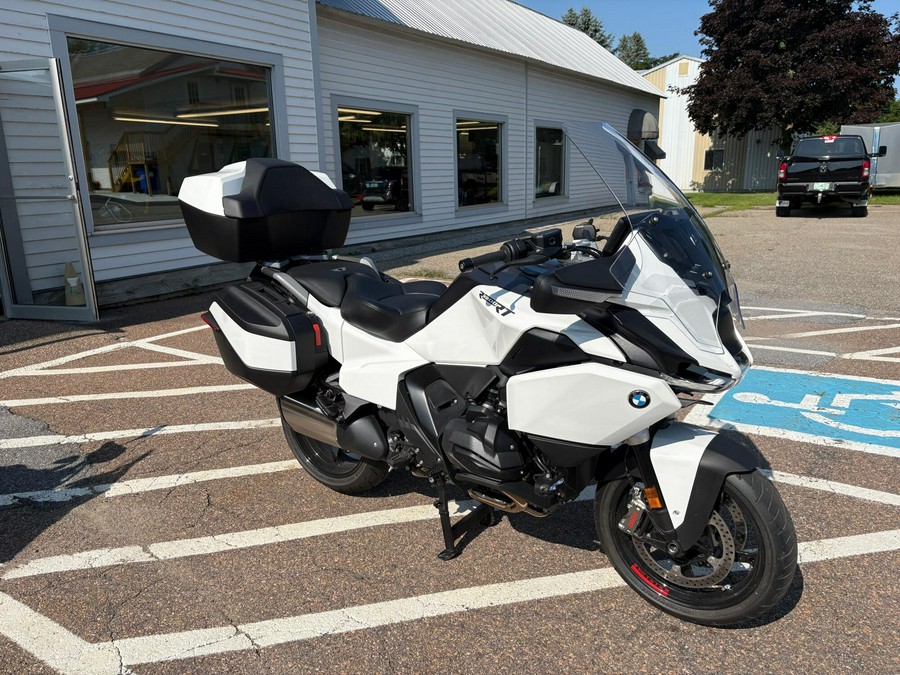 2026 BMW Motorrad R 1300 RT Alpine White 3