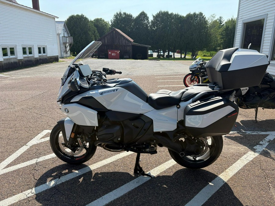 2026 BMW Motorrad R 1300 RT Alpine White 3