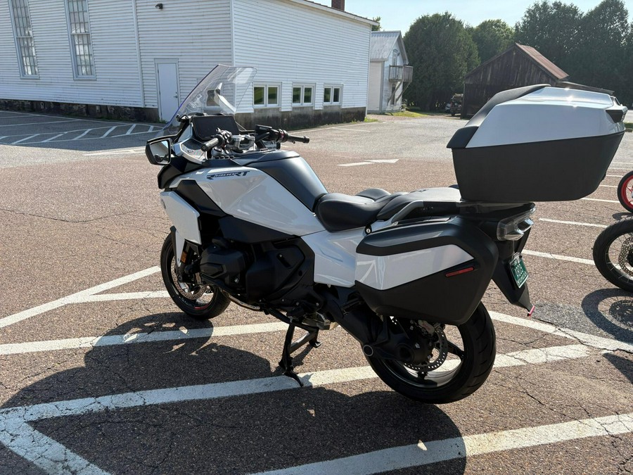 2026 BMW Motorrad R 1300 RT Alpine White 3