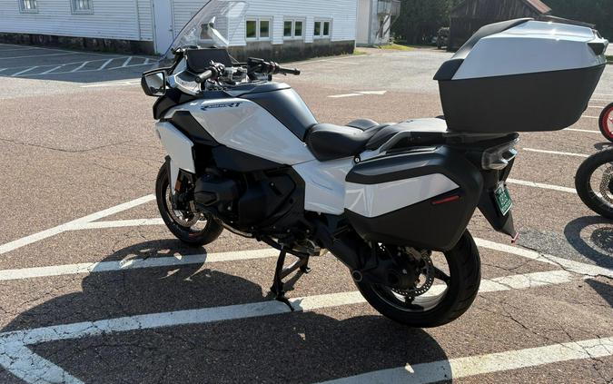 2026 BMW Motorrad R 1300 RT Alpine White 3