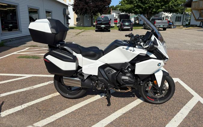 2026 BMW Motorrad R 1300 RT Alpine White 3