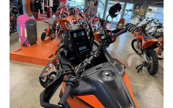2027 1390 Super Adventure S - KTM