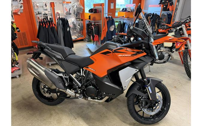 2027 1390 Super Adventure S - KTM