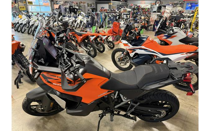 2027 1390 Super Adventure S - KTM