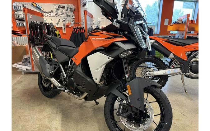 2027 1390 Super Adventure S - KTM