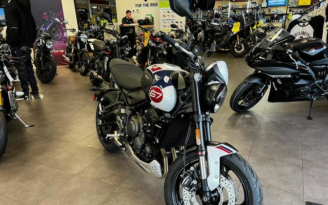 2025 Triumph Trident 660 Triple Tribute Edition Snowdonia White