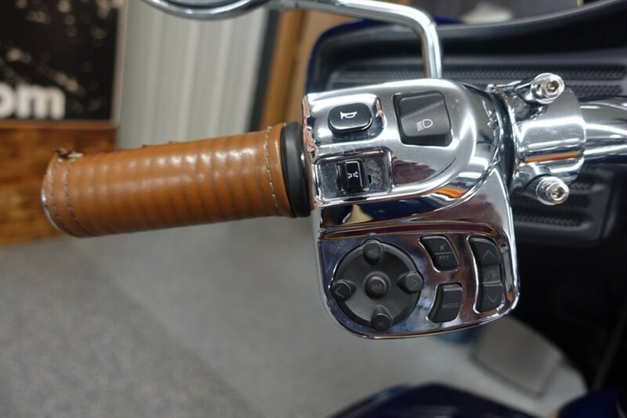 2016 Indian Roadmaster Springfield Blue and Ivory Cream