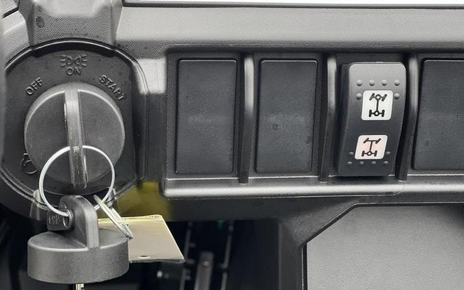 2025 Can-Am® Maverick Sport DPS 1000R