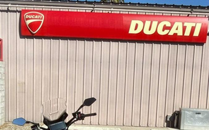 2026 Ducati XDiavel V4 Burning Red