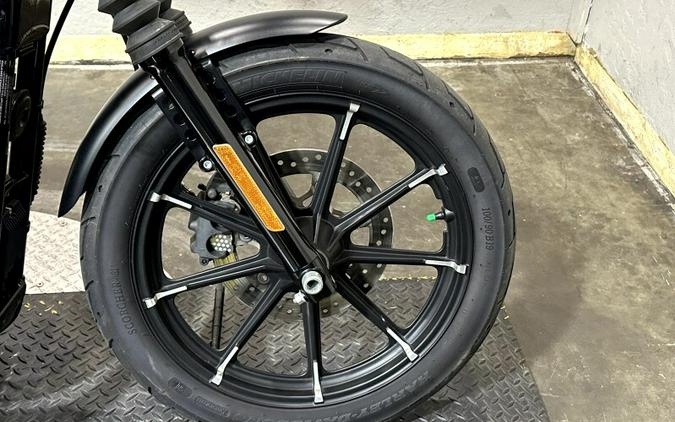 Harley-Davidson® Iron 883™ 2021 XL 883N 413432A BLACK DENIM