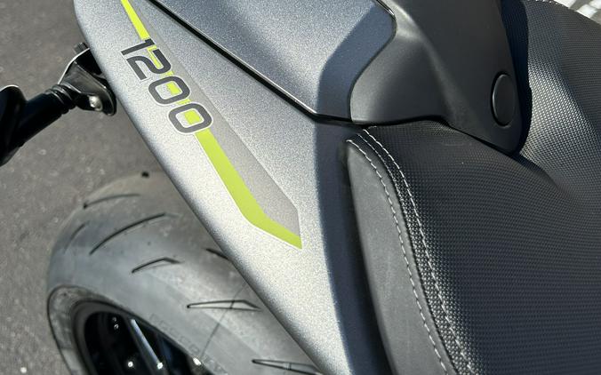 2022 Triumph Speed Triple 1200 RS