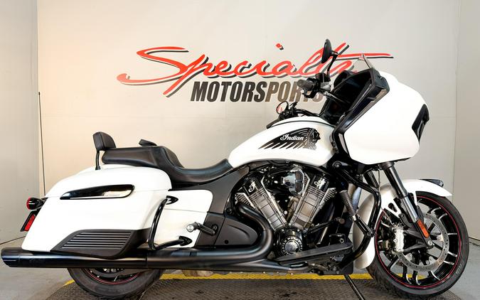 2021 Indian Challenger® Dark Horse®