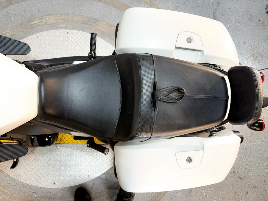 2021 Indian Motorcycle Challenger® Dark Horse®