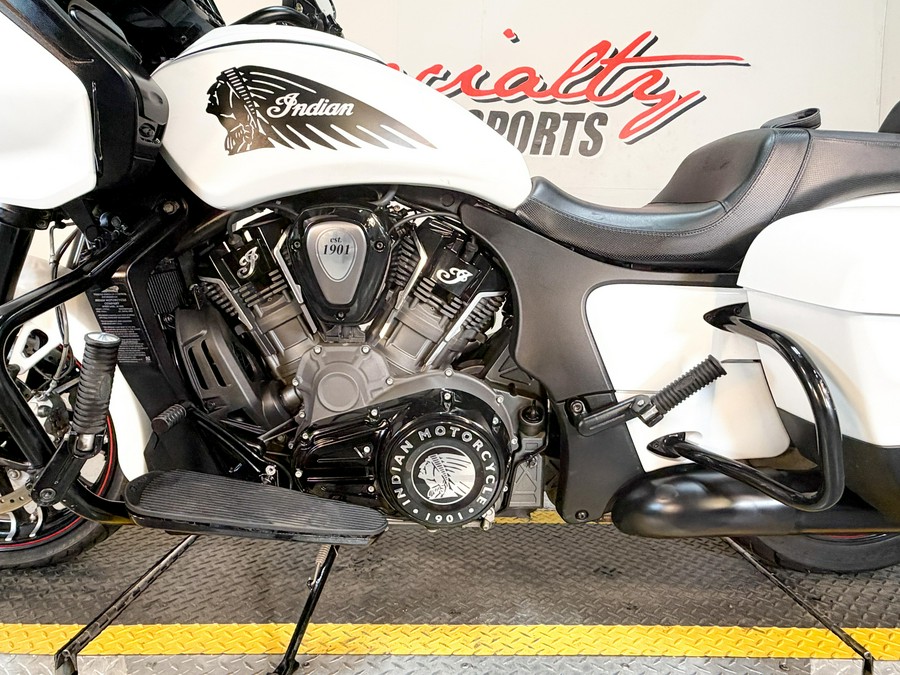 2021 Indian Motorcycle Challenger® Dark Horse®